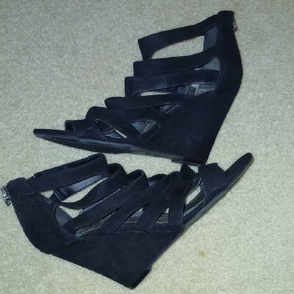 Guess Black Strappy Wedge Sandals - Picture 2 of 6